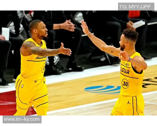 夸梅直言布朗尼不应模仿库里和利拉德的超远三分风格